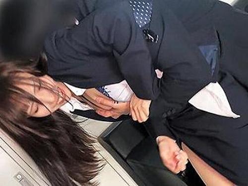 『ひぃ…ごめんなさい、もう犯さないでぇ！』【OL】ゴミクソ男に力づくで巨根マラを挿し込まれた美女！《強姦》