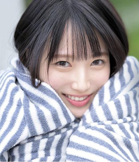 【榊原萌】超絶可愛い極上美少女が初AV！背面座位で挿入され正常位の激ピストンでイキ顔を晒す