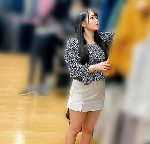 『あうぅ…ダメ、イッちゃうぅ！』【美女】キモ野郎に抵抗虚しくキツマンに挿し込まれた美女！《レ○プ》