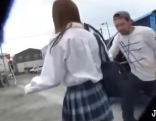 【JK】突然車から降りてきた男たちに拉致られる少女…抵抗は一切無駄！四六時中セックスされて肉便器落ち《レイプ》