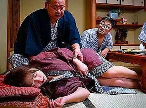 『おばさん、今日から性奴隷ね〜ｗ』【人妻】ゴミ野郎に容赦なくチンコを挿入されたオバサン！《強姦》