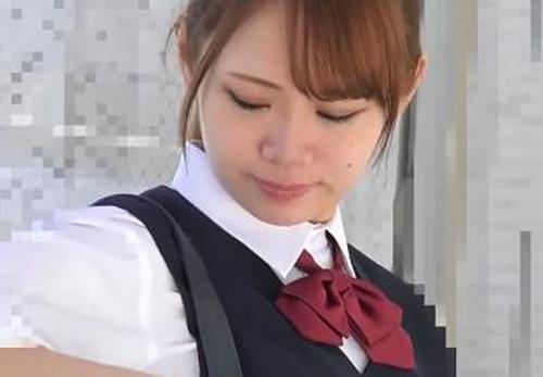 『いやぁ…どうして、誰か助けて…』【JK】カスレイプ犯に抵抗虚しく小さな割れ目に挿し込まれた少女！《レ○プ》