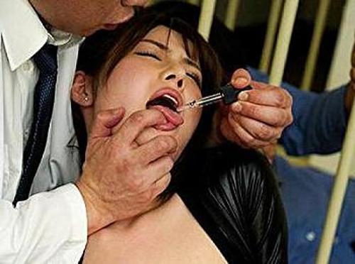 『あうぅ、もうダメ…我慢できないっ！』【美女】ゴミ男に巨根でハメハメ精子で汚された美人！《レイプ》