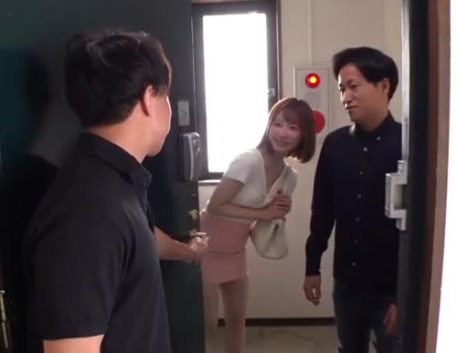 《レイプ》大量媚薬を使用して友達の奥さんをNTR！超美人がオマンコひくひくさせて感じまくりで本能剥き出しセックス
