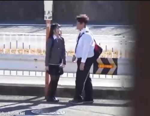 《レイプ》彼氏と仲良く下校中の少女を襲撃！ガチ強姦魔集団に犯されて涙で顔がグチャグチャ