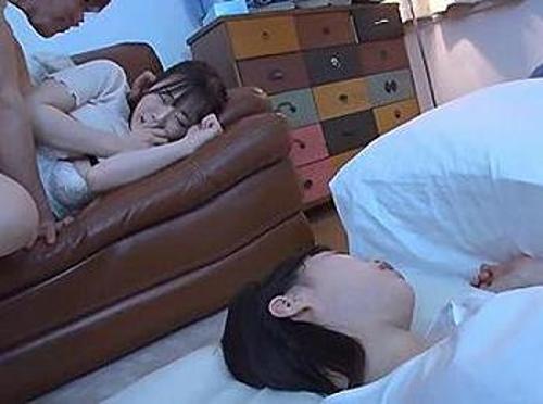 『この女、犯されてるのに膣ヒクヒク痙攣してるよ〜w』【美女】ゴミカス強姦魔にチンコで凌辱されてオナホ扱いされた美女！《レ●プ》