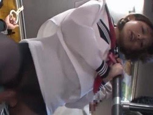 『あっ、ダメぇええ！出ちゃうよぉ…！！』【JK】キチガイ犯罪者にチンチンで鬼ピスされて悔しいのにイキまくりな娘！《レｘプ》