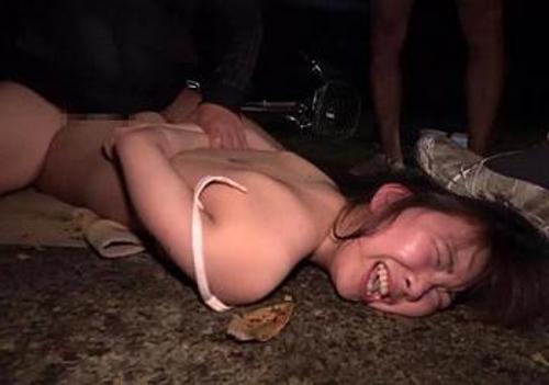 『うぅ、こんなの酷いよぉ…』【JD】変態野郎にチンチンで鬼ピスされて屈辱の痙攣イキする女の子！《レ●プ》