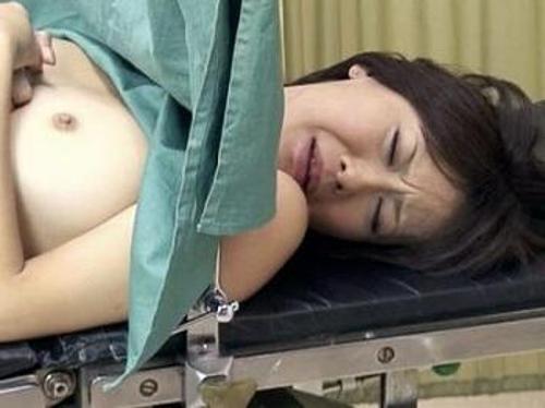 『ひぐぅ…こんなおばさん犯さなくたっていいじゃないぃ…』【人妻】死ぬほど嫌いな犯罪者にチンコでハメハメイキまくりな熟女！《レイプ》