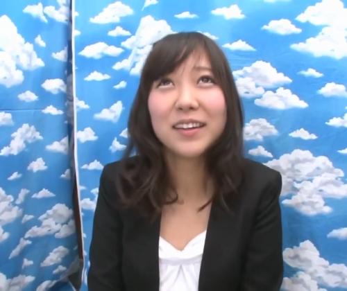 【MM号】押しに弱い童顔な人妻が最高にエロい！お小遣いと強引なテクでどんどん要求がエスカレートしていき、ついに…！