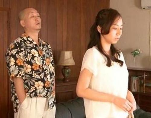 『やめて…こんなオバサン犯さないで…！』【人妻】ゴミクソ義父にチンポで鬼ピスされてオマンコびしょ濡れ熟女！《レｘプ》
