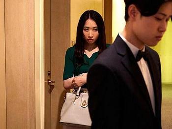 旦那とSEXレスで女性専用風俗を利用する美人奥様！女性の悦びを思い出しドハマリ、次の日もその次の日も忘れられない淫乱人妻