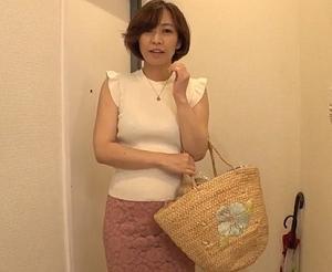 《人妻叔母》エロ乳妻が脳内がおかしくなり狂って馬鹿になるほど貫かれて尊い気持ちよさに集中する