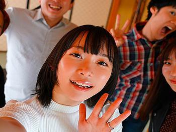 【若妻×手マン責め】眠ったままの美女に無理やりサオを咥えさせちゃう！我慢できずぬ可愛い寝顔にザーメンぶっかけるｗ