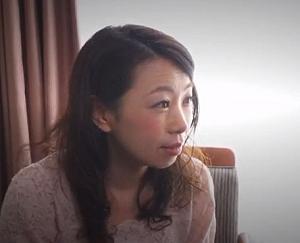 《人妻モニタリング》敏感妻がまるで時間を忘れるように訪れた今だけの胸の高鳴りと激ピス快楽で昇天する