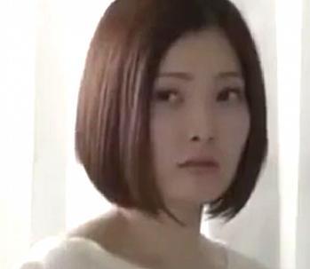 《ながえスタイル》「汗だくで臭いの充満したマラ…私の性欲を刺激するわ…」男臭さに欲情する変態人妻、庭で肉体労働をしていた