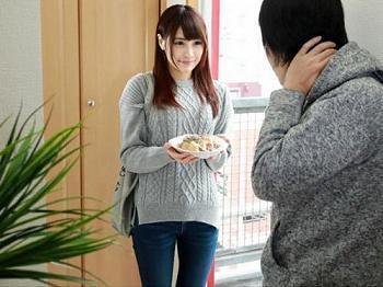 【人妻NTR】カワイイご近所奥さんを口説くシングルファザー！奥さんもヤル気満々トイレで脇チェックしてSEX、中出し絶頂！