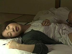 《ドラマ人妻》敏感妻が抑えきれない隠れたエロさを過激に曝け出してズブ濡れ下半身で受け止める