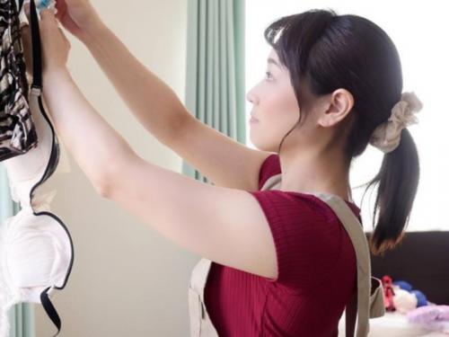 〔中出し／近親性交アラサー妻〕そこぉ後ろから乱暴にして。暴走した息子がパパに見せつけるようママを孕ませるエロ動画wwwww