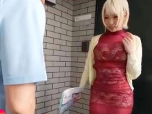 ［誘惑＼パツキン奥様］美味しそうなモッコリ…フェラさせて。透けブラジャーのギャルママが巨大ヒップ暴れさせ不貞遊びエロ動画wwwww