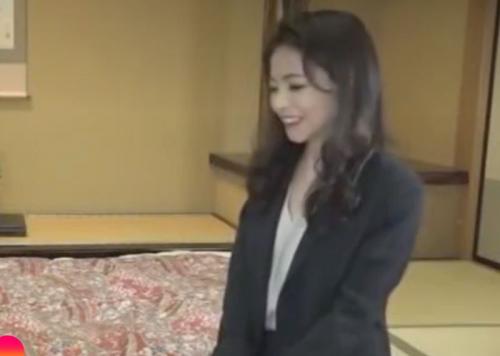 ［お久し棒堕ち＼五〇路セレブ］ふふふ…早く生でシマしょ。肉食お目目で弾痕を狙う熟様が騎乗位で貪る喰うエロ動画wwwwwww