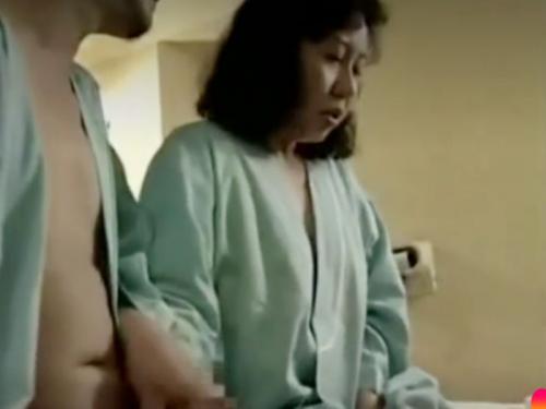 ［強性マダム～泥沼浮気/ポルノ］お願い此れ…挿れて。旦那に抱かない美魔女が出会系で調達した男根をナマ食い~wwwww