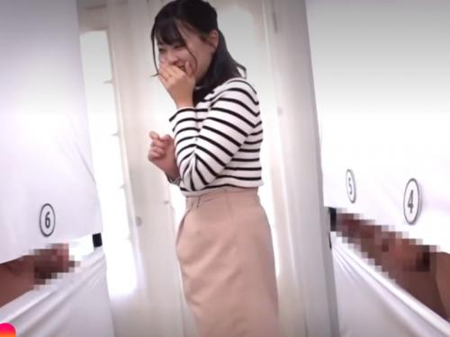 〔NTR/男根中てゲーム〕きゃぁセンズリだらけぇ。フェラで旦那棒と違うのを咥えた妻が即ズボの気持ちいいお仕置き、エロ動画wwwww
