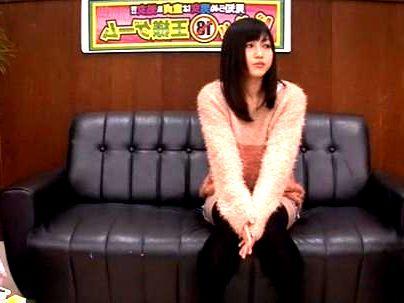 ＜見知らぬ男女＞「何するんですか？！」めっちゃくちゃ可愛い美少女！童貞＆処女が初めての・・・(無料エロ動画)
