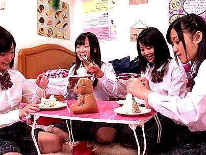 ＜媚薬＞「投入成功！！！」人気のカワイ子ちゃん位網の友達！媚薬使って兄が楽しむぞｗ(無料エロ動画)