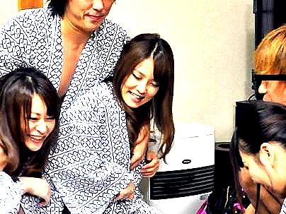 ≪お姉さん×乱交≫【ｈしよ…♡】スレンダー美乳おっぱいカワイ子ちゃんたち！温泉地で乱交セックスに(無料エロ動画)