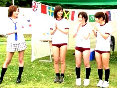 ＜超人気女優5人組！＞「かわええｗW！」スレンダー美乳おっぱい素人女子達！オチンポジュポフェラしちゃう(無料エロ動画)