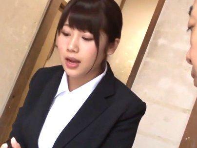 ＜敏感巨乳女だぞｗ＞「痴漢師、登場！」オラオラオラァｗ乳首をいじられ続け犯される可愛い女子！最高だろ！！
