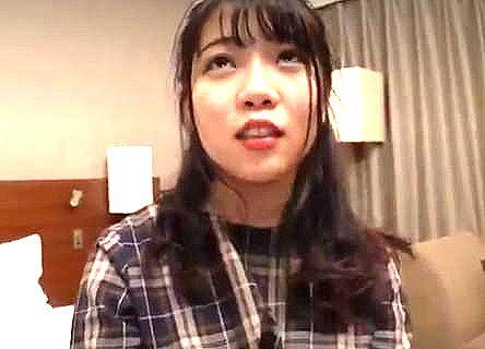 ＜素人お嬢さん＞「恥ずかしい…」清楚真面目そうな素人女子！オナニーサポーで種付け膣内射精ザーメン中出しに(無料エロ動画)