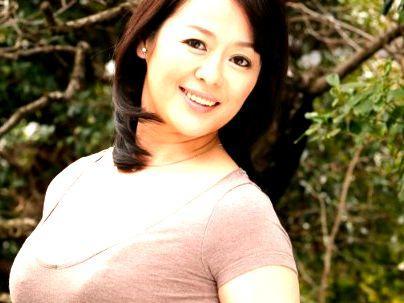 ＜人妻熟女！＞「四十路？エっロ…！」巨乳おっぱい美魔女！他人棒で浮氣不倫エチエチシチャウゾ！