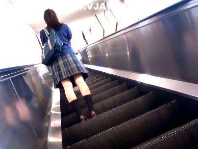 ＜ターゲート発見！＞「いい獲物だね～！」清楚系可愛い制服女子！今日はお前が膣奥Gスポットを直撃されるぞ！！