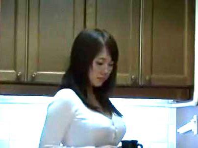 ＜巨乳嫁の躰＞「我慢・で・き・な・い・！」エッロイ体の奥さんに義父が暴走！欲しがるまでやっちゃうぞ(無料エロ動画)