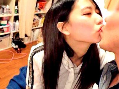 ＜素人ナンパ＞「家イっていいですか？」お馴染みの企画でゲット！自宅取材のついでに生中出し最高でしょｗW！(無料エロ動画)