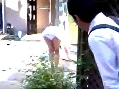＜近親相姦！＞「ダメよ・・」色気ヤッバ美魔女オバサン熟女ママ！息子と近親相姦セックス発展しちゃう(無料エロ動画)