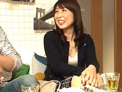 ＜完熟おば様＞「ババア・・笑顔！！」おばちゃんが口説かれて・・なし崩し的エロ行為持ち込まれるぞｗ(無料エロ動画)