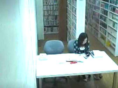 ＜逆ナン＞「図書館で？まじか？！」真面目そうな可愛い女子！まさかの図書館で逆ナンエロ交尾しちゃう！(アダルト動画)