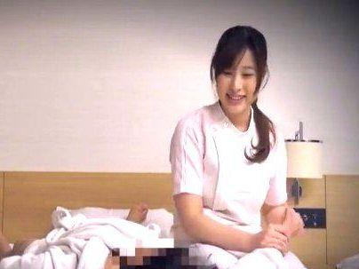 ＜出張メンズエステ＞「盗撮すっぞｗ！」隠れ巨乳人妻エステティシャン！なし崩し的エロ行為持ち込んじゃうぞ(無料エロ動画)
