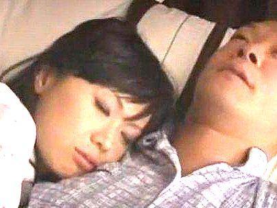 ＜団地妻！＞「お父様~♡」欲求不満すぎる奥さん団地妻！義父とネトラレエロ行為発展シチャウゾ(アダルト動画)