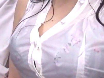 ＜突然の雨！＞「ヤメテクダサイ…ｲﾔ」巨乳オッパイのボインお姉さん！濡れ濡れでバスで犯されレイプされっぞ(エロ動画)