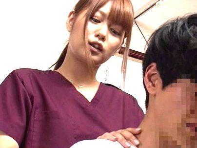 ＜生で3cmだけ！＞「お願いいたします。」土下座勃起でお願いしたら・・・マッサージ師とできちゃったぞ(アダルト動画)