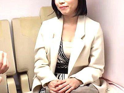＜素人妻ナンパ！＞「すんげ～上品じゃんｗ！」セレブの極上おばさんゲッツ！早速脱がしちゃうぞ(アダルト動画)