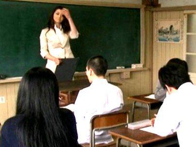 ＜AV女優＞「北条麻妃・・・母校に降臨！」とんでもね～ぞ！卒業生で一番の有名人だとよ！しかも全裸でなんかしてっぞ！