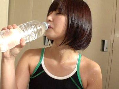 ＜炎天下にドアがロック＞「おかしくなっちゃうの…♡！」部活女子が媚薬まで飲んでしまい大変お世話になっております。
