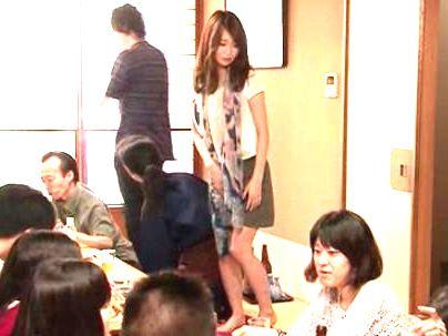 ＜同窓会で再会＞「久しぶりね…♡！」昔から気になっていた同級生！みんなにバレないようにエロ行為しちゃう(無料エロ動画)