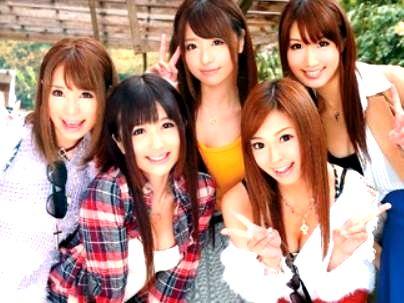 ＜エッチな女子大生！＞「ヤバいでしょｗW！」極エロ美女お姉さん達！ハーレム状態にシテクレチャウ！