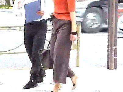 ＜人妻ナンパ！＞「え？私ですか？上品な感じの美人奥さん！車の中で浮気行為発展興奮シチャウゾ！